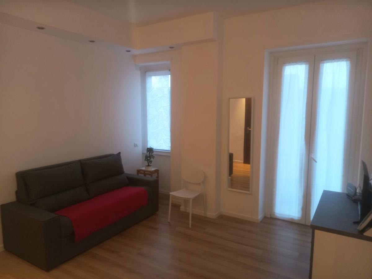 밀라노 Bilocale 7 Piano Balcone Vista Skyline 아파트 외부 사진