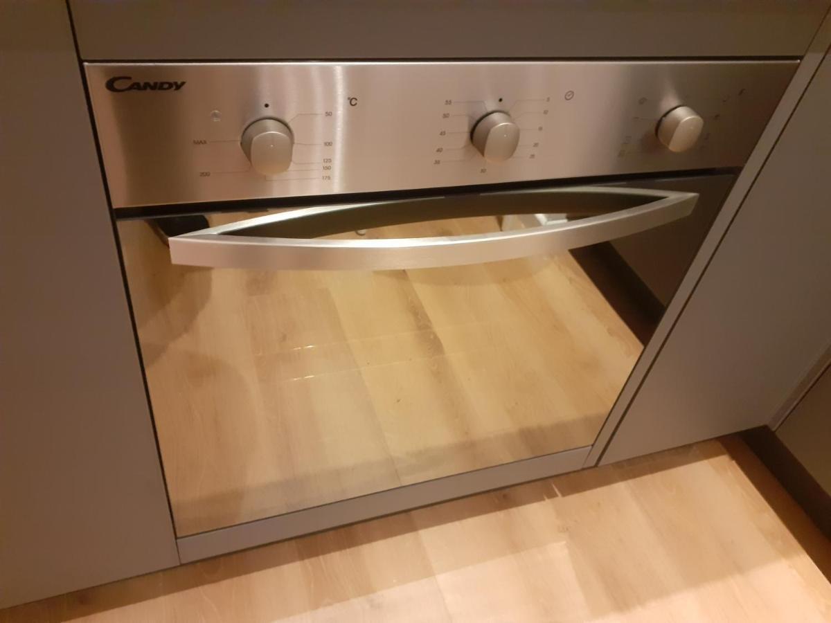 밀라노 Bilocale 7 Piano Balcone Vista Skyline 아파트 외부 사진